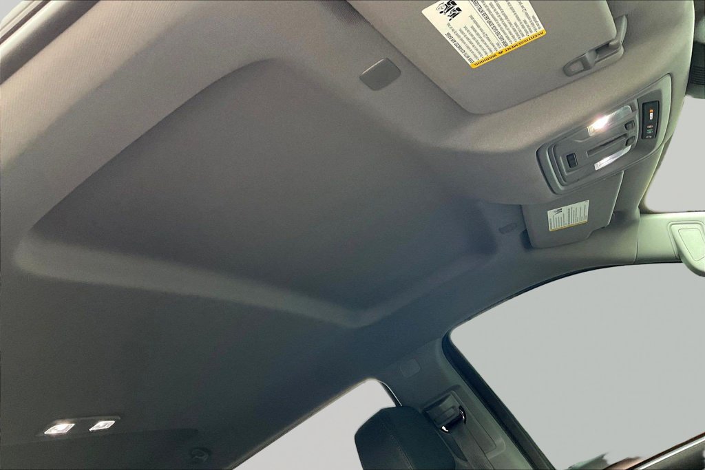 Used 2023 GMC Sierra 1500 SLT w/ SLT Premium Plus Package RWD image 31