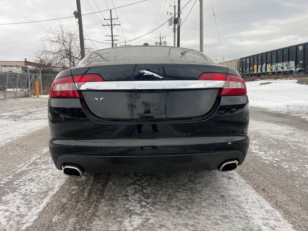 Used 2010 Jaguar XF Luxury image 7