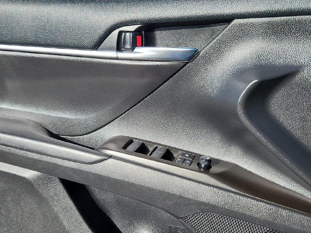 Used 2022 Toyota Camry SE AWD/4WD image 6