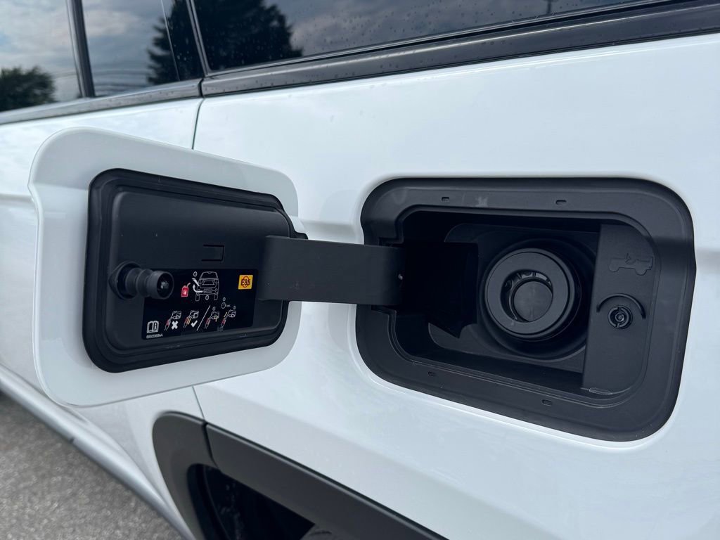 New 2025 Jeep Grand Cherokee Altitude image 9