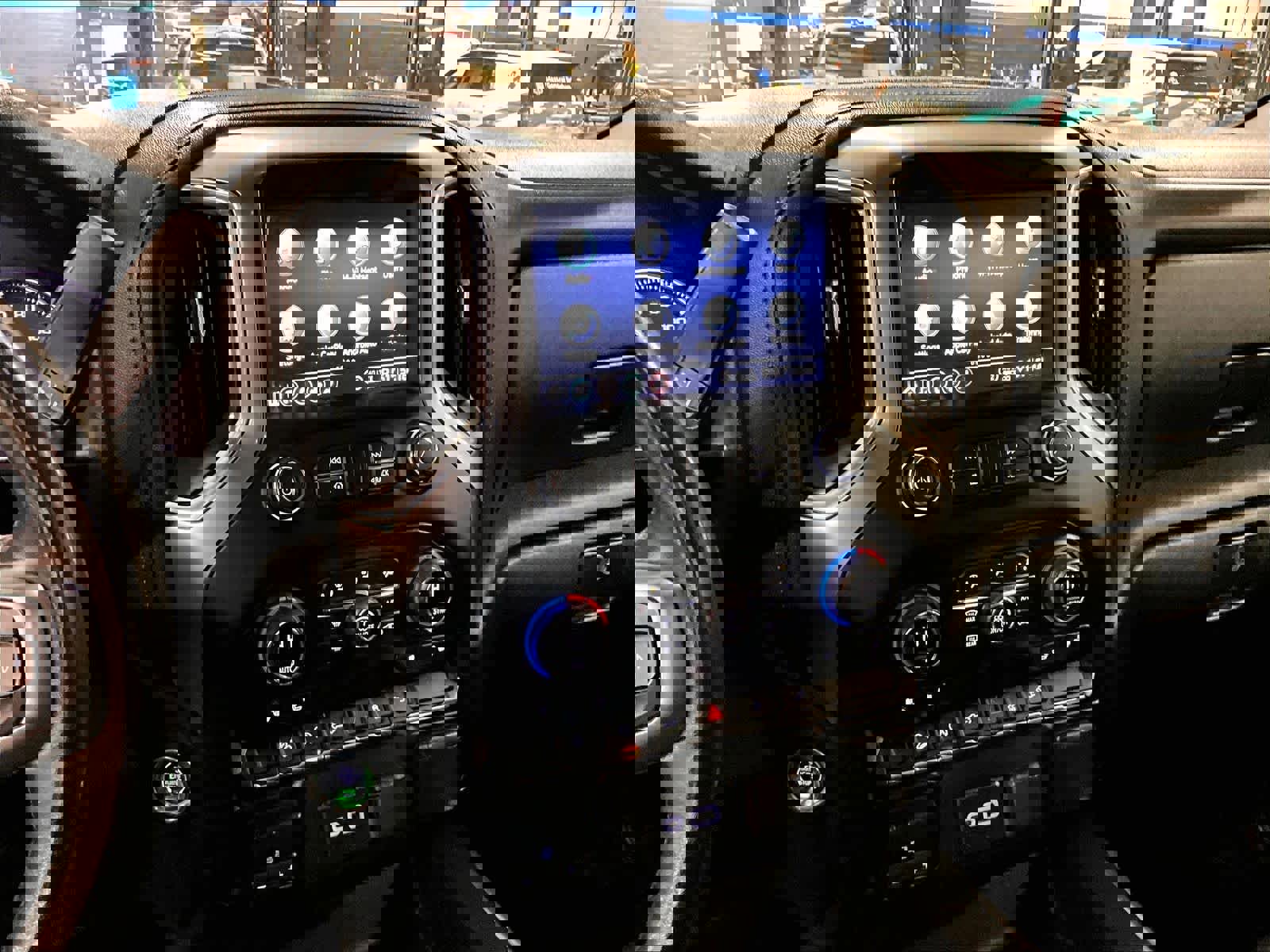 Used 2020 Chevrolet Silverado 1500 LT Trail Boss AWD/4WD image 18