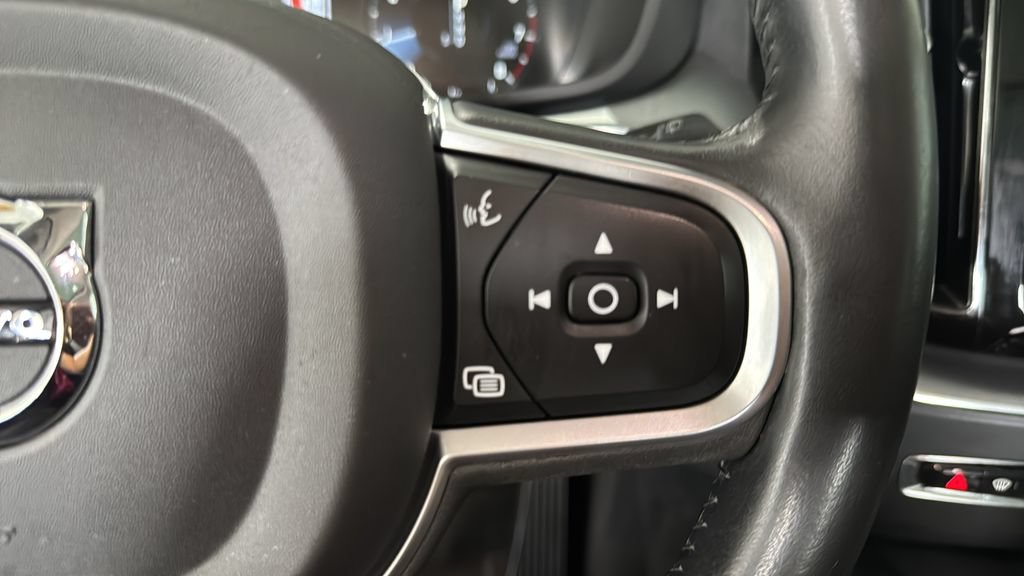 Used 2019 Volvo XC60 T6 Momentum w/ Advanced Package AWD/4WD image 21