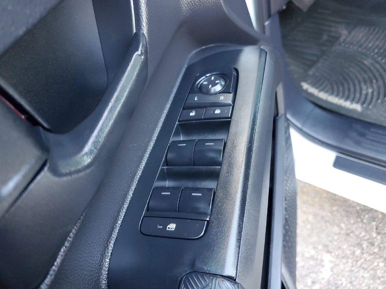 Used 2024 Toyota Tacoma SR5 AWD/4WD image 19