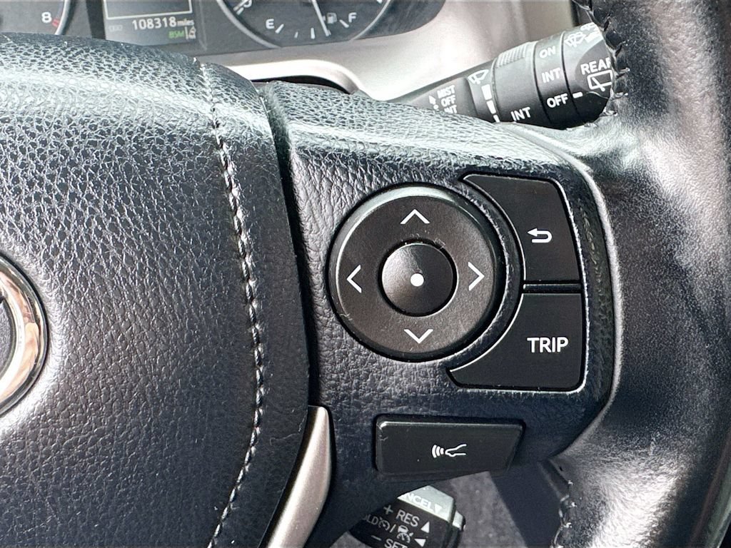 Used 2017 Toyota RAV4 XLE AWD/4WD image 9