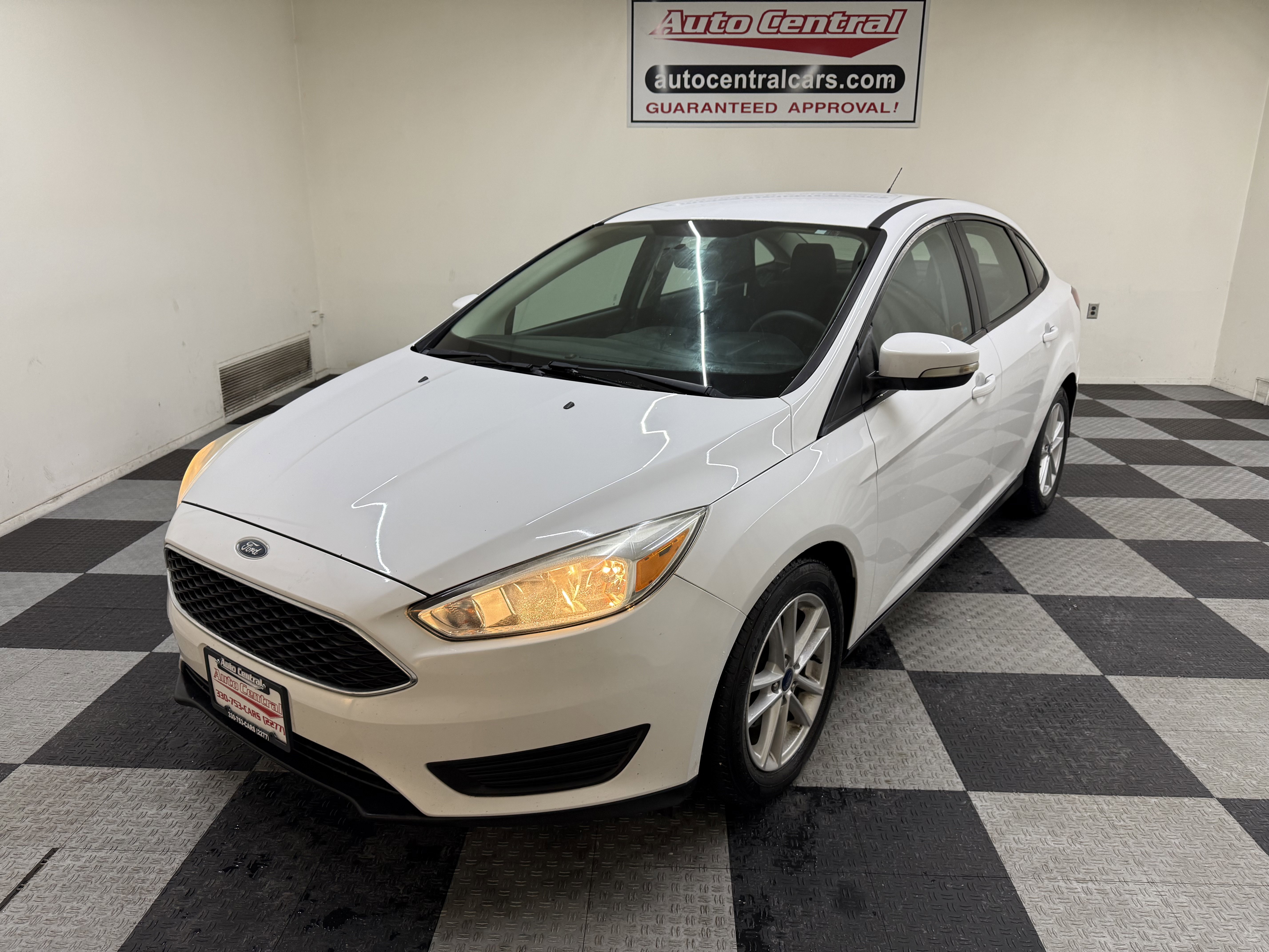 Used 2017 Ford Focus SE image 1