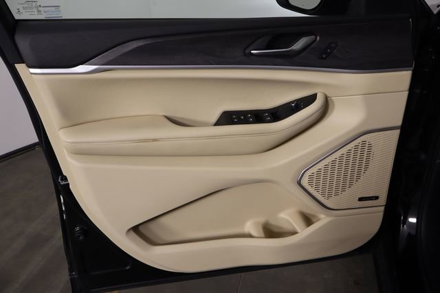 Used 2022 Jeep Grand Cherokee Limited AWD/4WD image 19