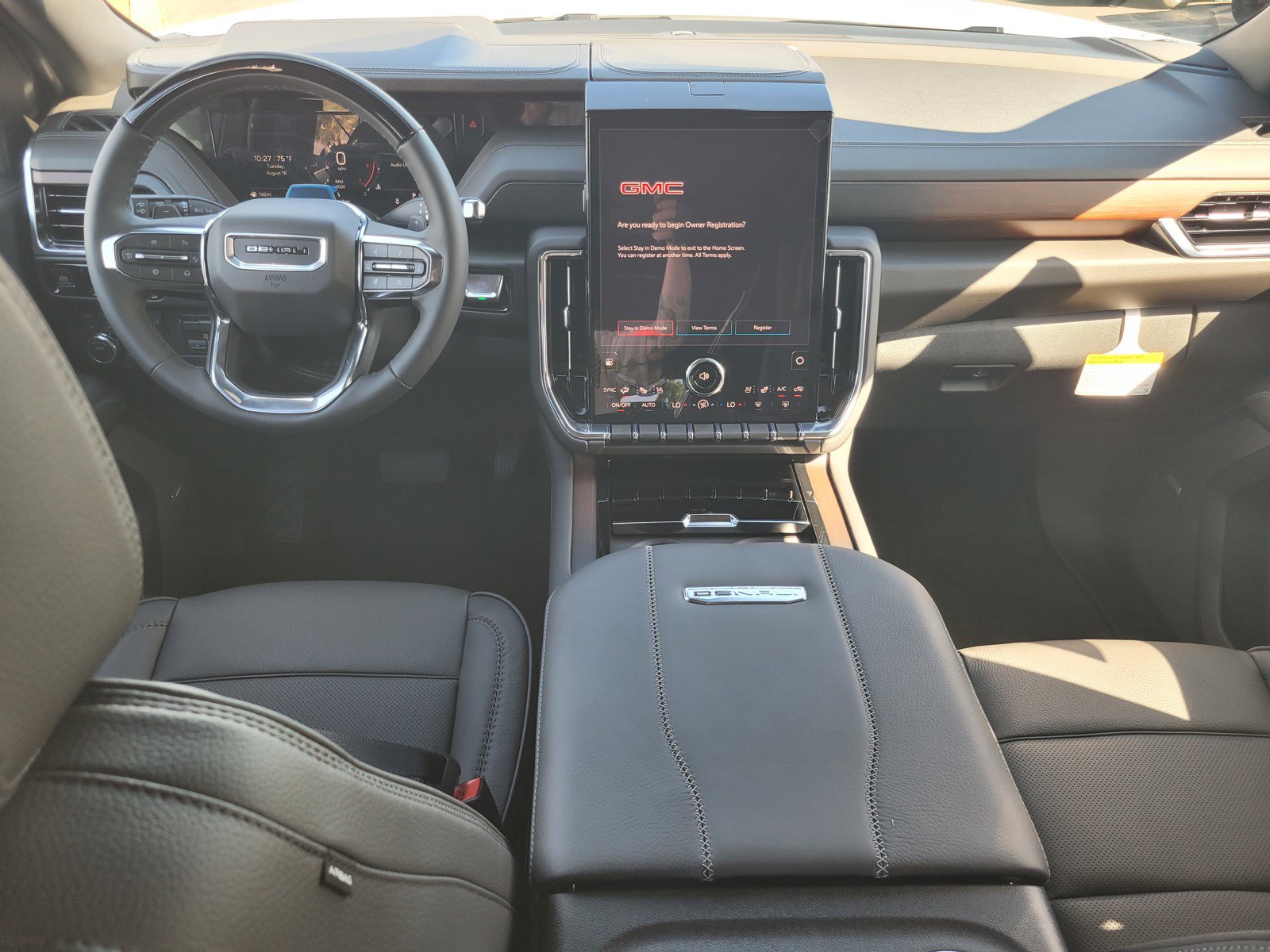 New 2026 GMC Yukon XL Denali w/ Denali Reserve Package AWD/4WD image 7