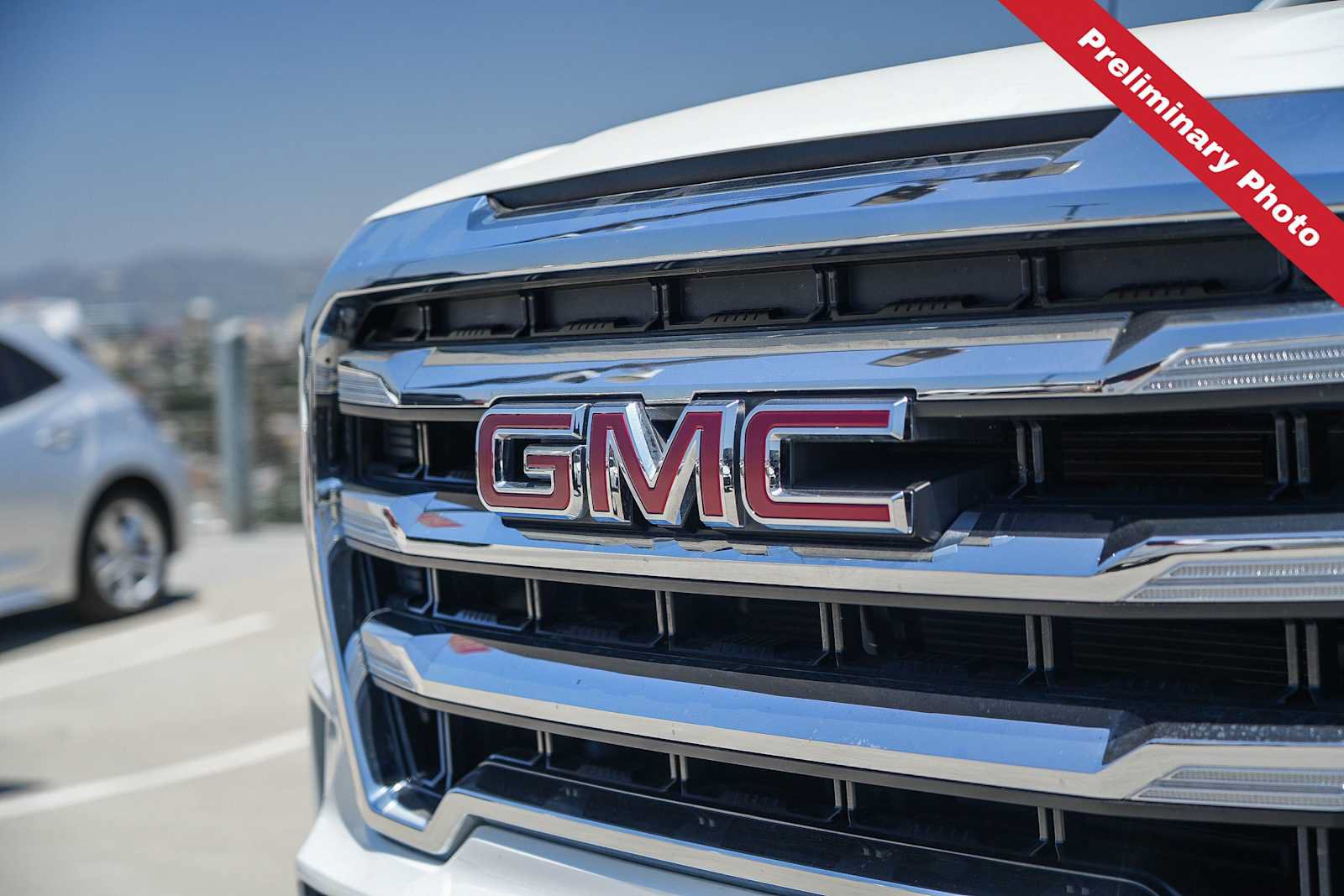 Used 2022 GMC Sierra 1500 SLE AWD/4WD image 3