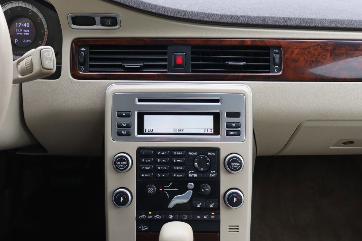 Used 2011 Volvo XC70 T6 image 35