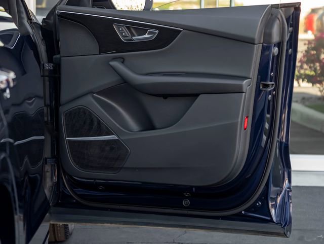 Used 2021 Audi Q8 Prestige w/ Prestige Package image 31