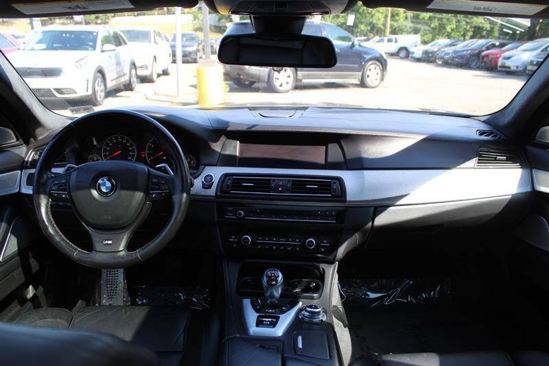 Used 2013 BMW M5 RWD image 14