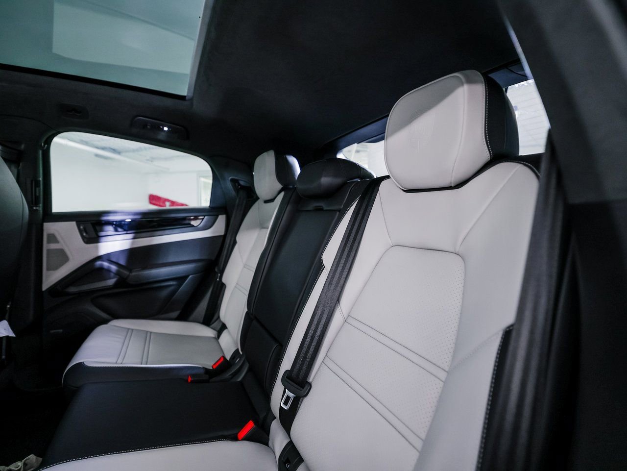 New 2026 Porsche Cayenne GTS AWD/4WD image 25