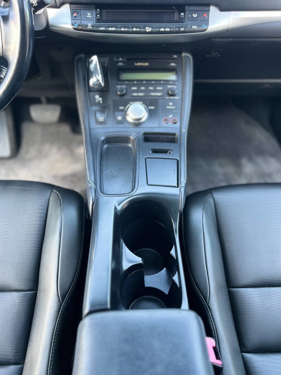 Used 2011 Lexus CT 200h Premium image 18