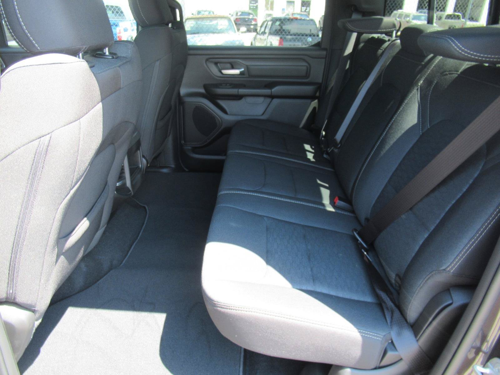 New 2026 RAM 1500 Express AWD/4WD image 35