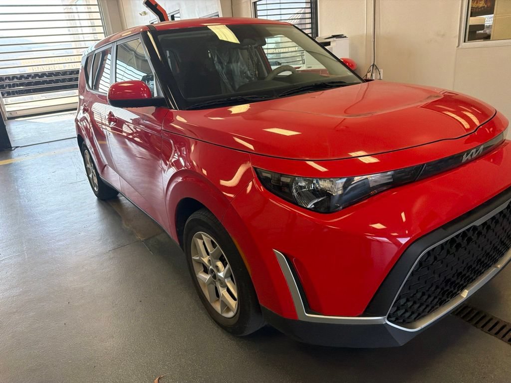 Used 2024 Kia Soul S FWD image 1
