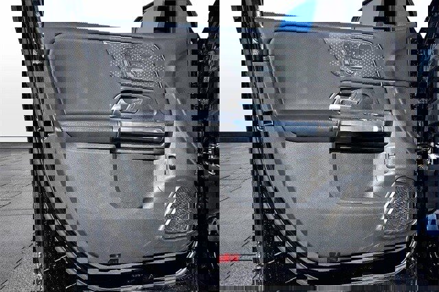 Certified 2025 Mercedes-Benz GLB 250 4MATIC image 23