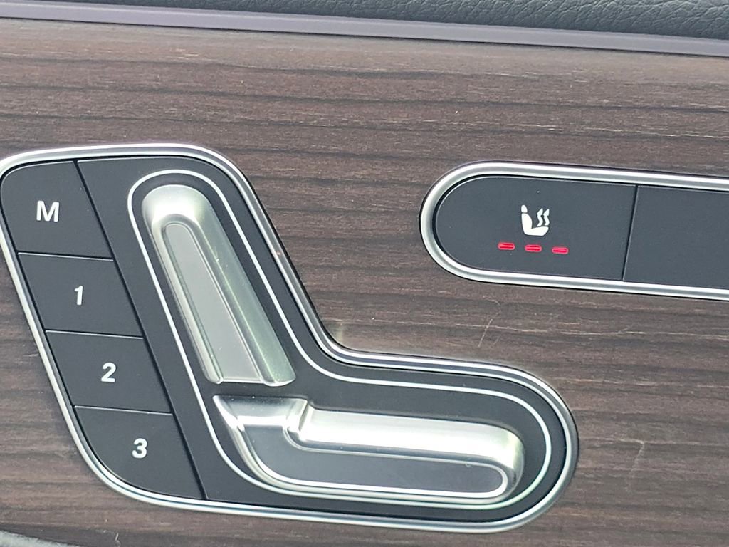 Used 2026 Mercedes-Benz GLB 250 4MATIC image 6