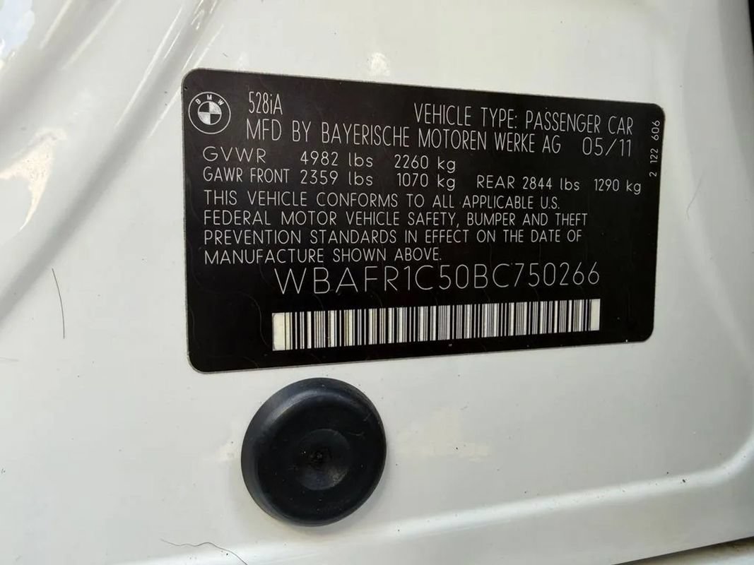Used 2011 BMW 528i Sedan RWD image 31