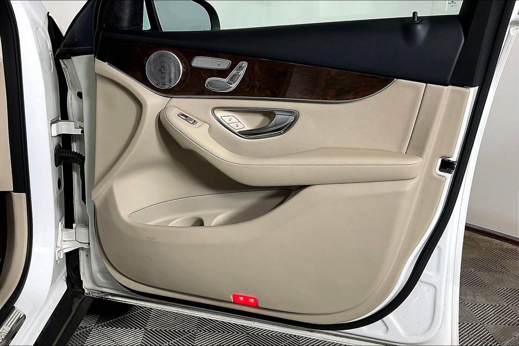 Used 2018 Mercedes-Benz GLC 300 4MATIC image 23