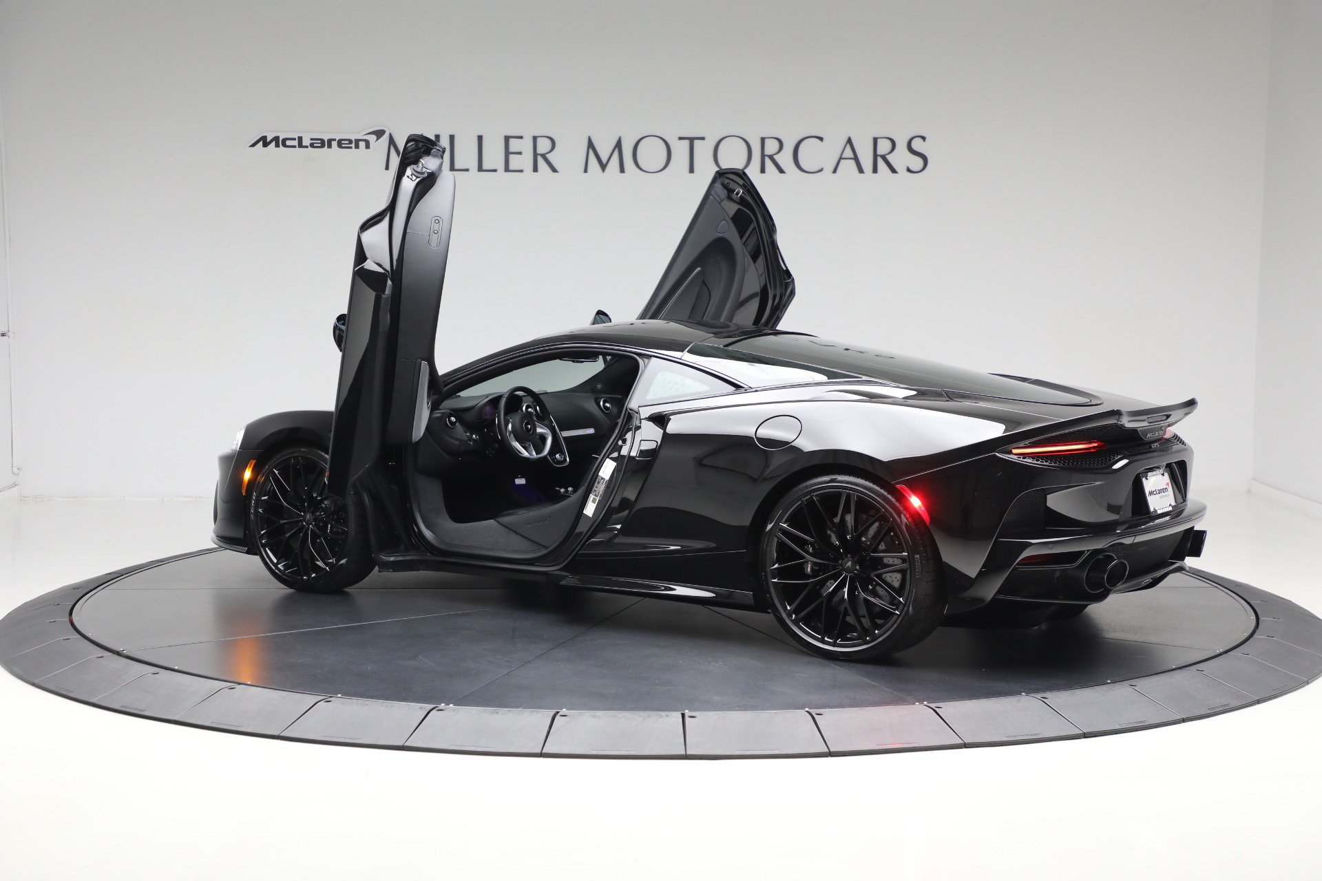 Used 2025 McLaren GTS RWD image 16