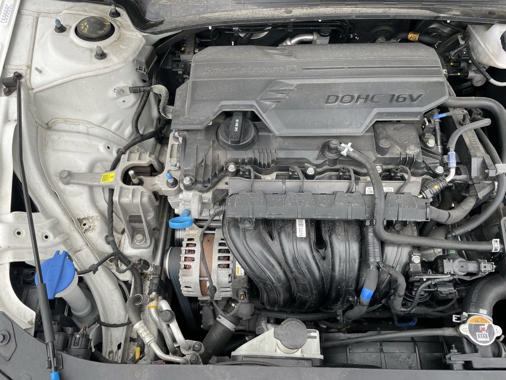 Used 2025 Hyundai Elantra SEL image 40