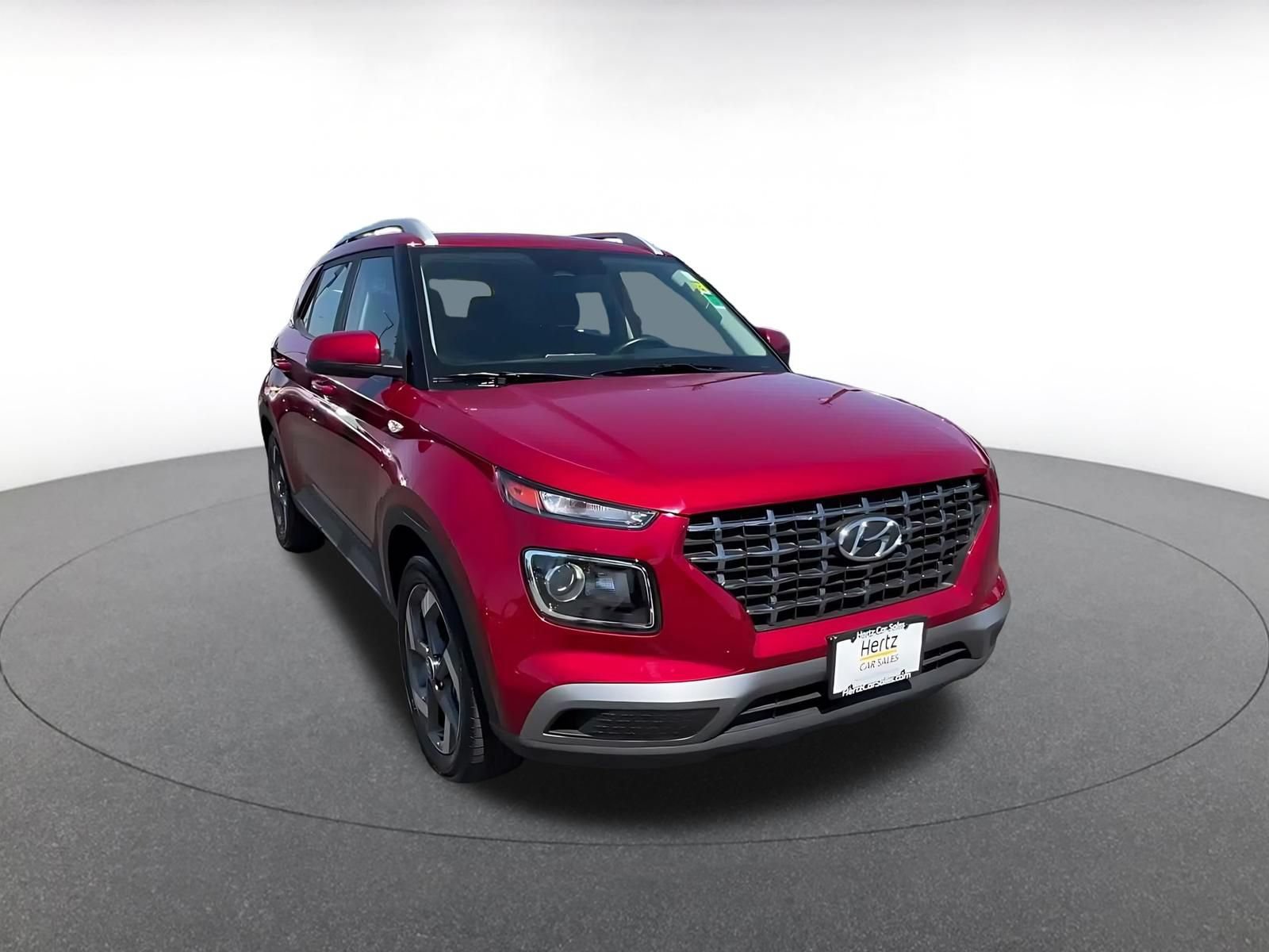 Used 2025 Hyundai Venue SEL FWD image 3