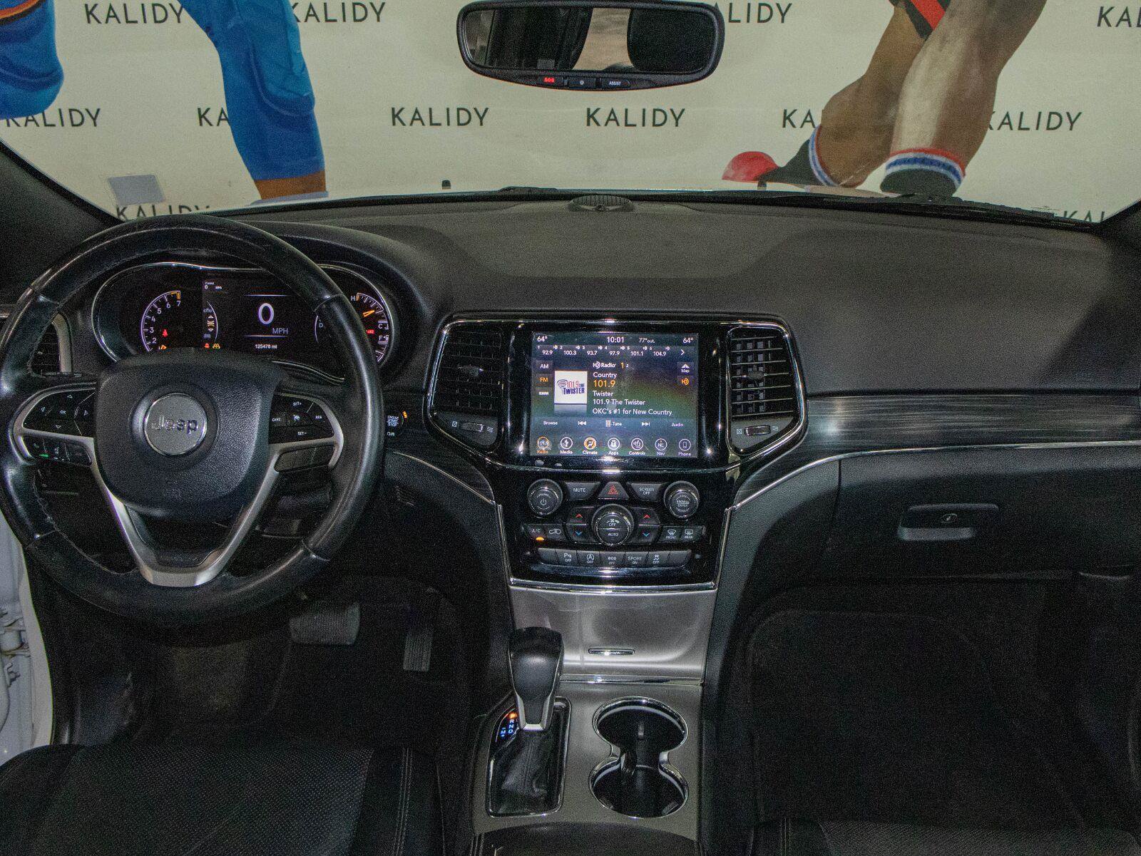 Used 2019 Jeep Grand Cherokee Limited w/ Luxury Group II RWD image 3