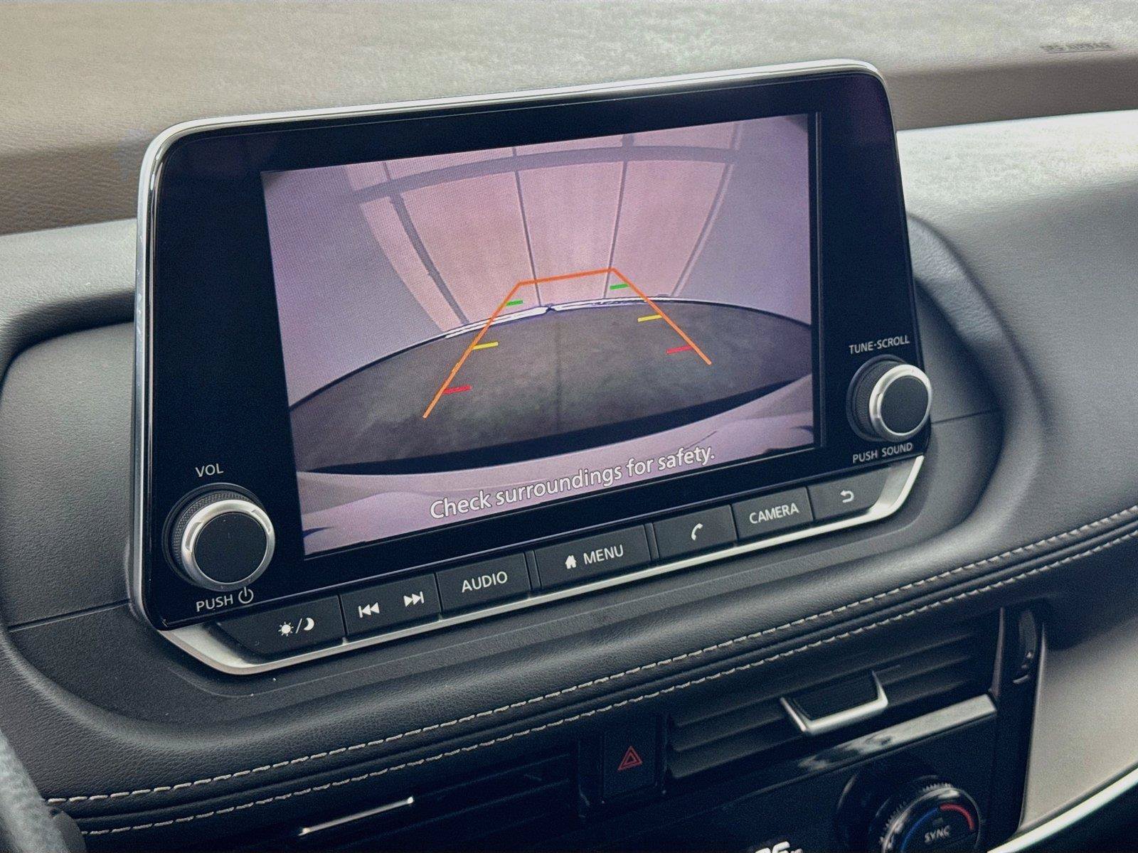 Used 2022 Nissan Rogue SV FWD image 13
