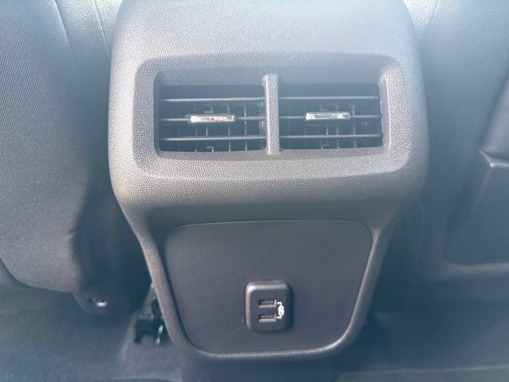 Used 2024 GMC Terrain SLE w/ Driver Convenience Package FWD image 11