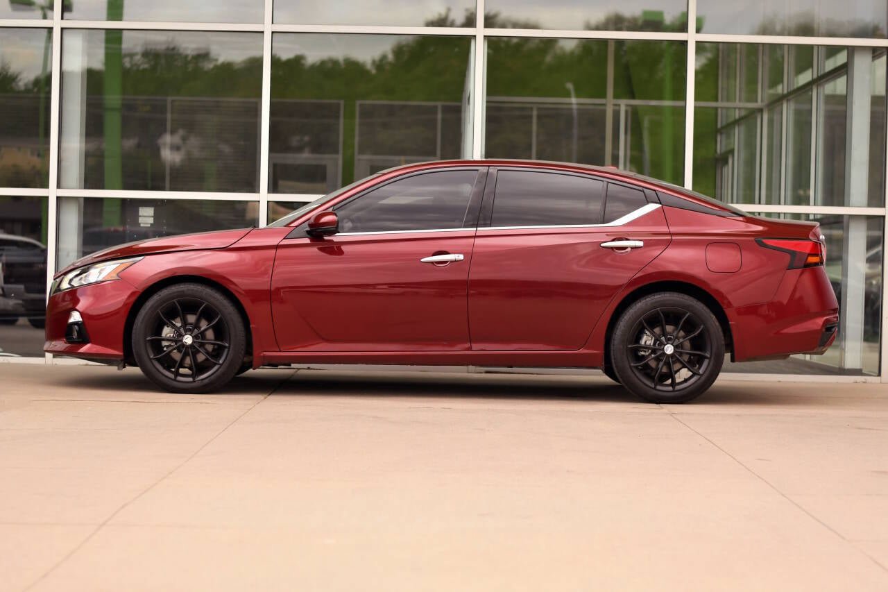 Used 2022 Nissan Altima 2.5 Platinum AWD/4WD image 4