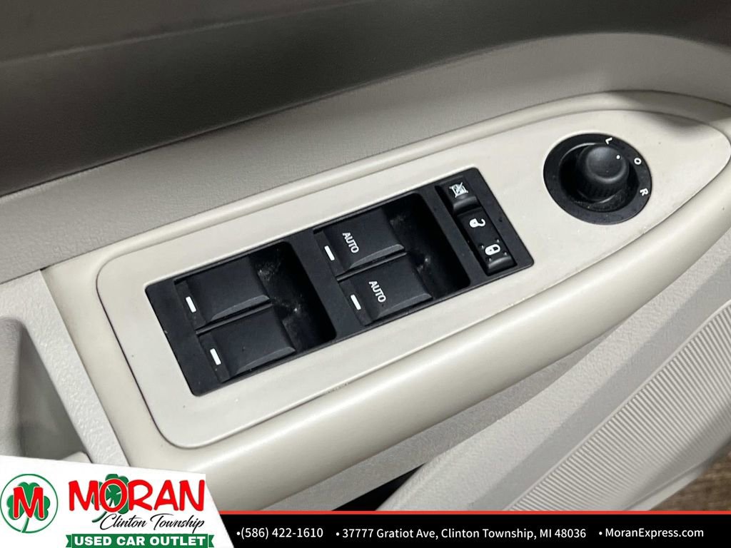 Used 2008 Chrysler 300 Touring image 16