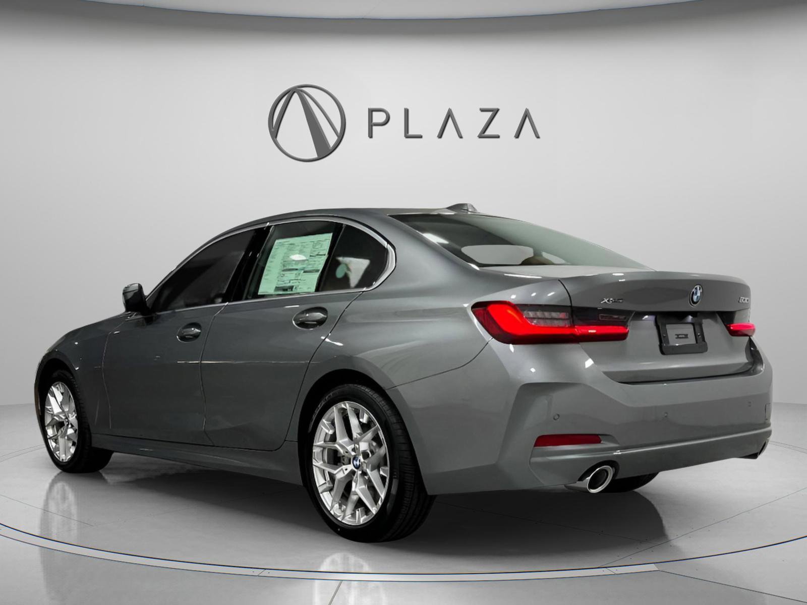 Used 2025 BMW 330i xDrive Sedan w/ Premium Package image 4