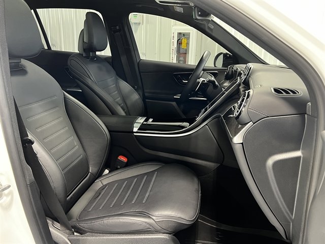Used 2024 Mercedes-Benz GLC 43 AMG 4MATIC image 33