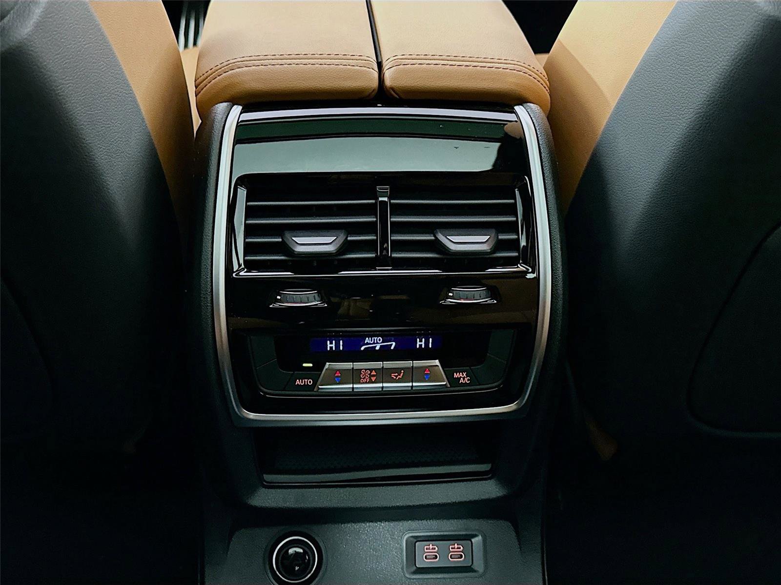 New 2026 BMW X7 xDrive40i w/ M Sport Package image 27