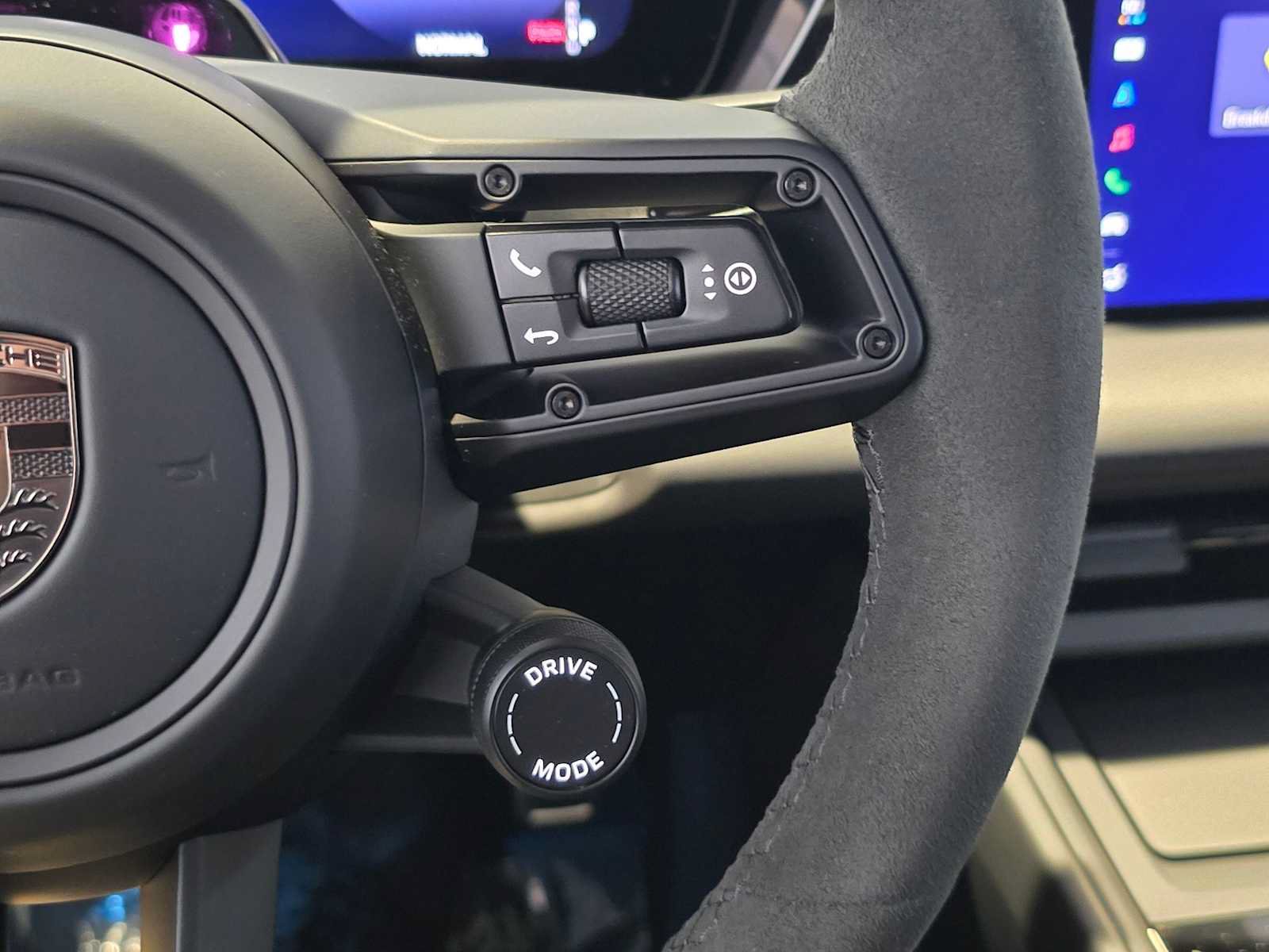 New 2026 Porsche Macan Turbo Electric AWD/4WD image 29