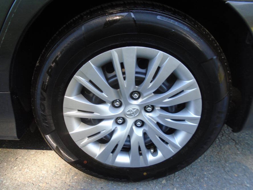 Used 2014 Toyota Camry FWD image 27
