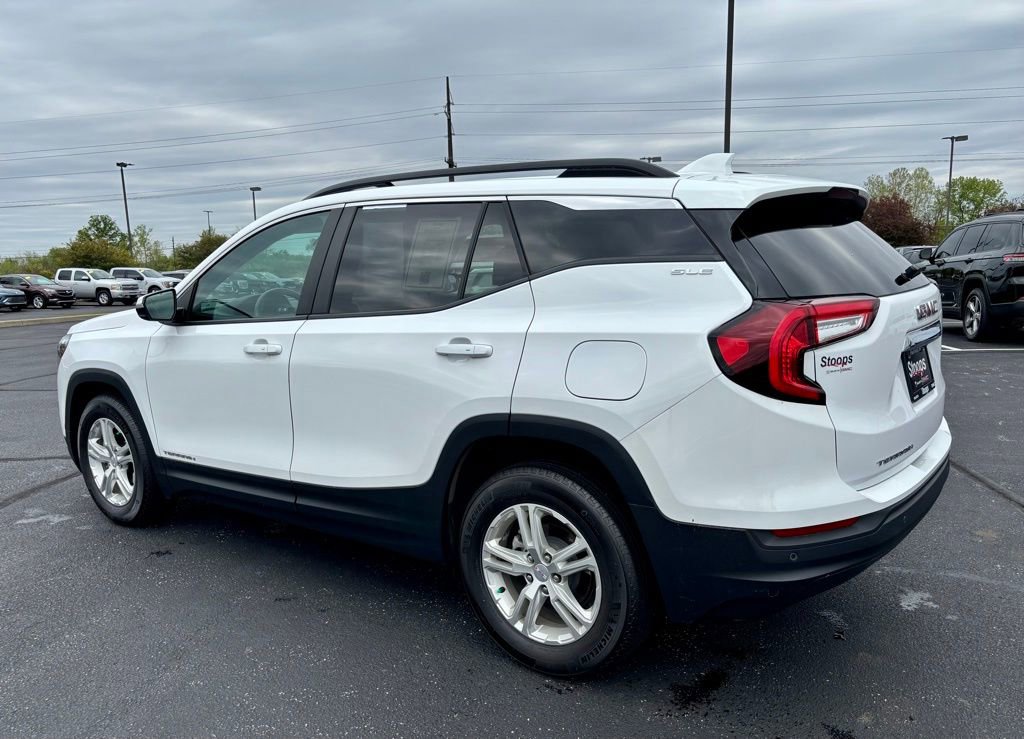Used 2023 GMC Terrain SLE w/ Driver Convenience Package FWD image 5