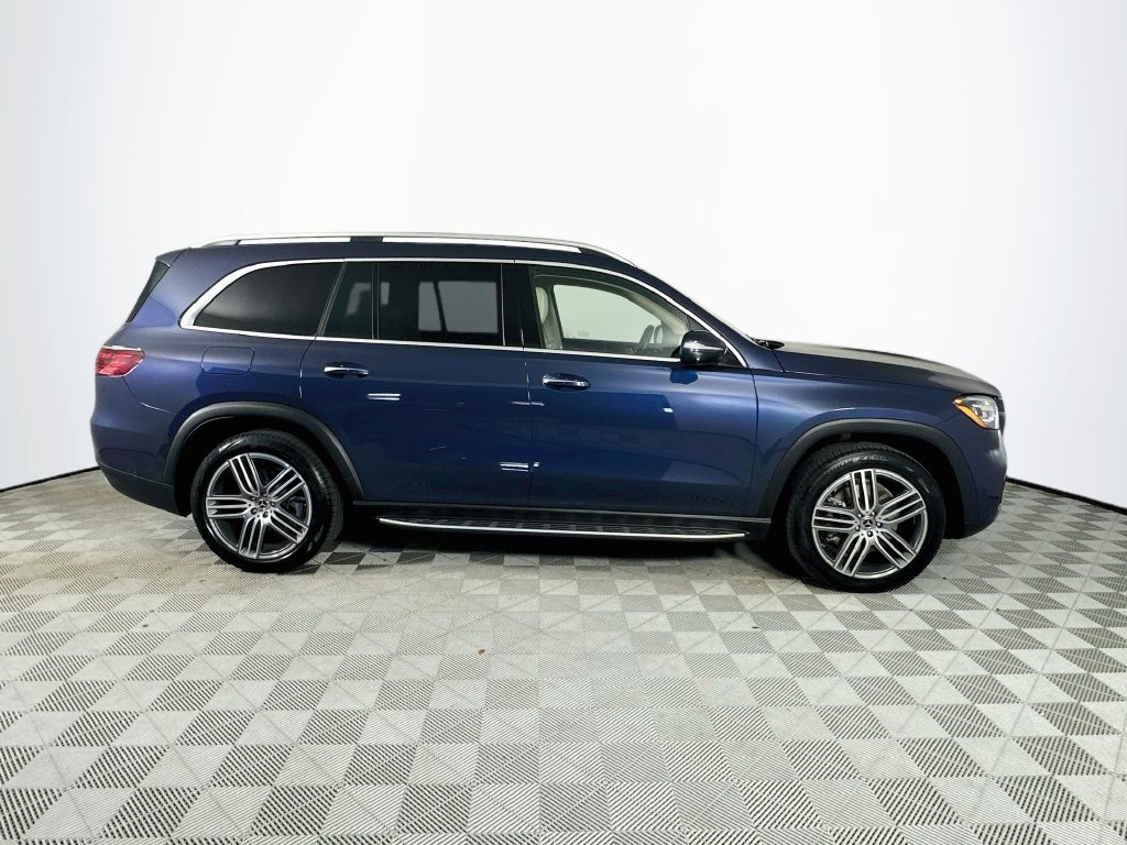 Used 2024 Mercedes-Benz GLS 450 4MATIC image 8