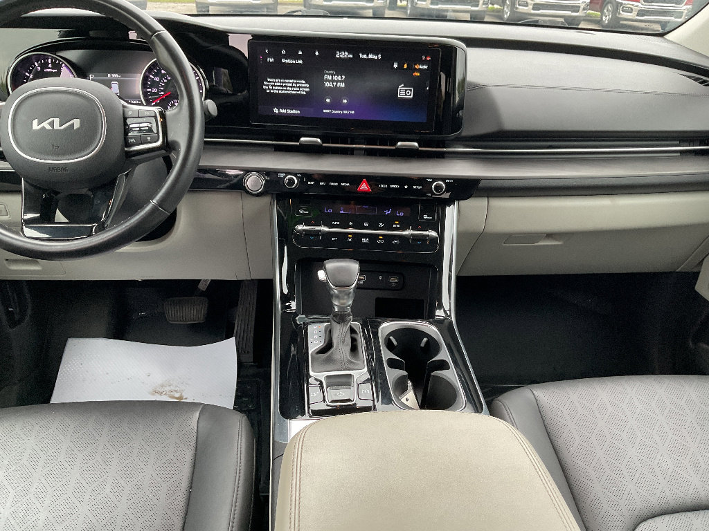Used 2022 Kia Carnival EX FWD image 12