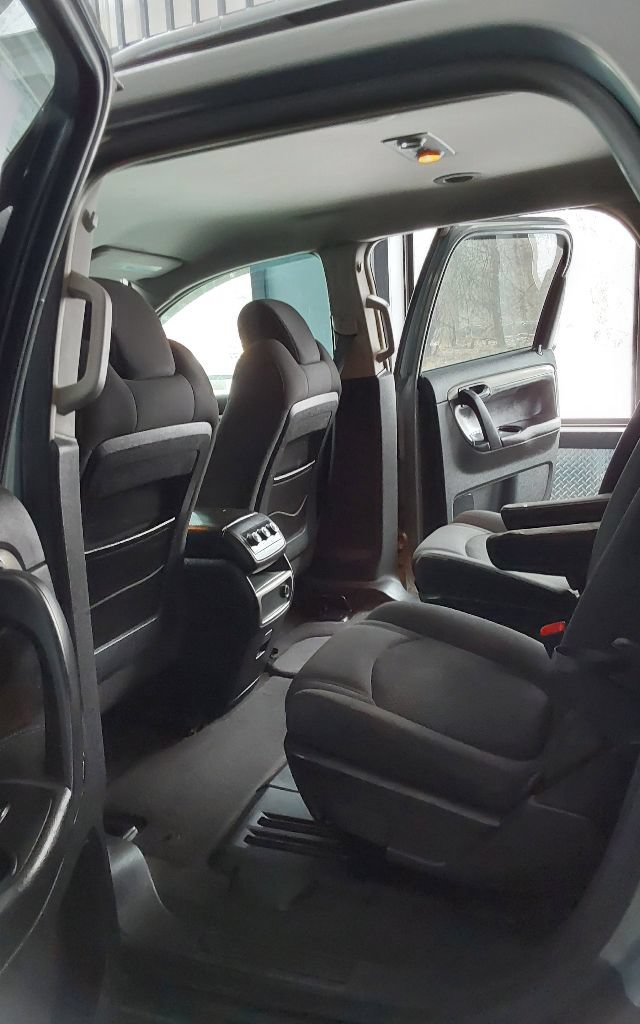 Used 2008 Saturn Outlook XE FWD image 18