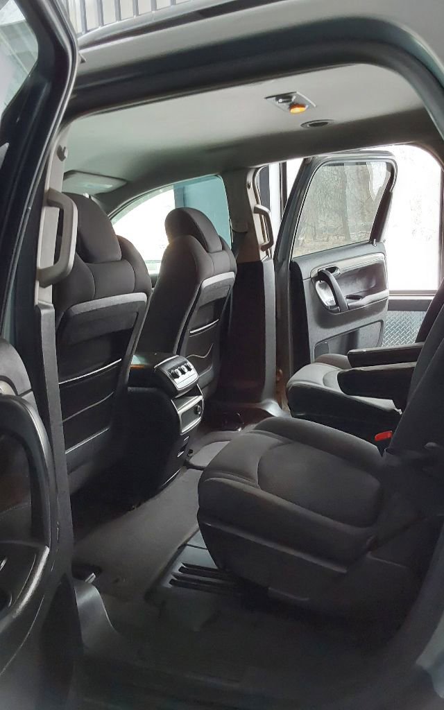 Used 2008 Saturn Outlook XE image 18