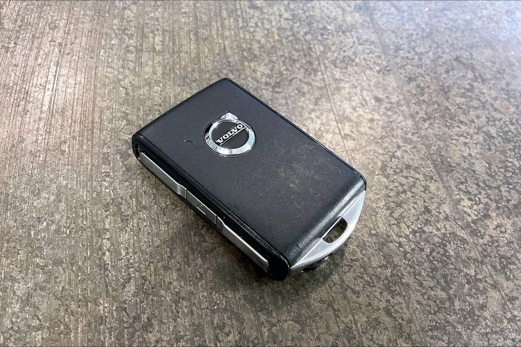 Used 2023 Volvo XC40 Recharge Ultimate w/ Protection Package Premier AWD/4WD image 11