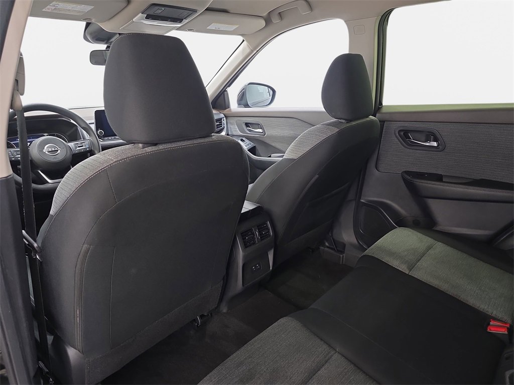Used 2023 Nissan Rogue SV image 12