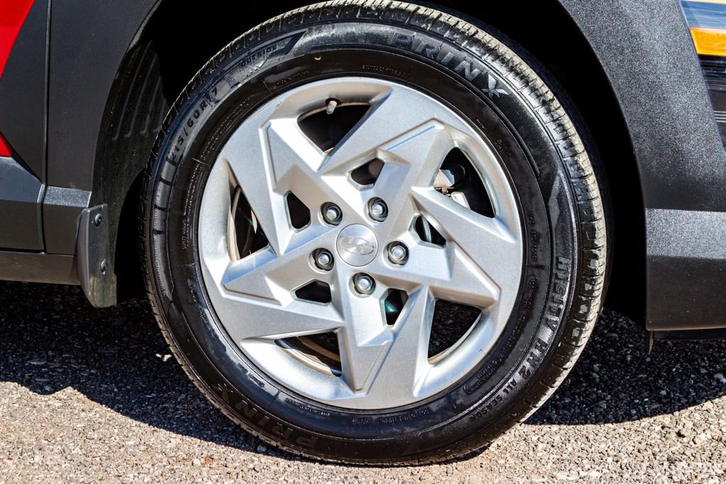 Used 2024 Hyundai Kona SE image 10