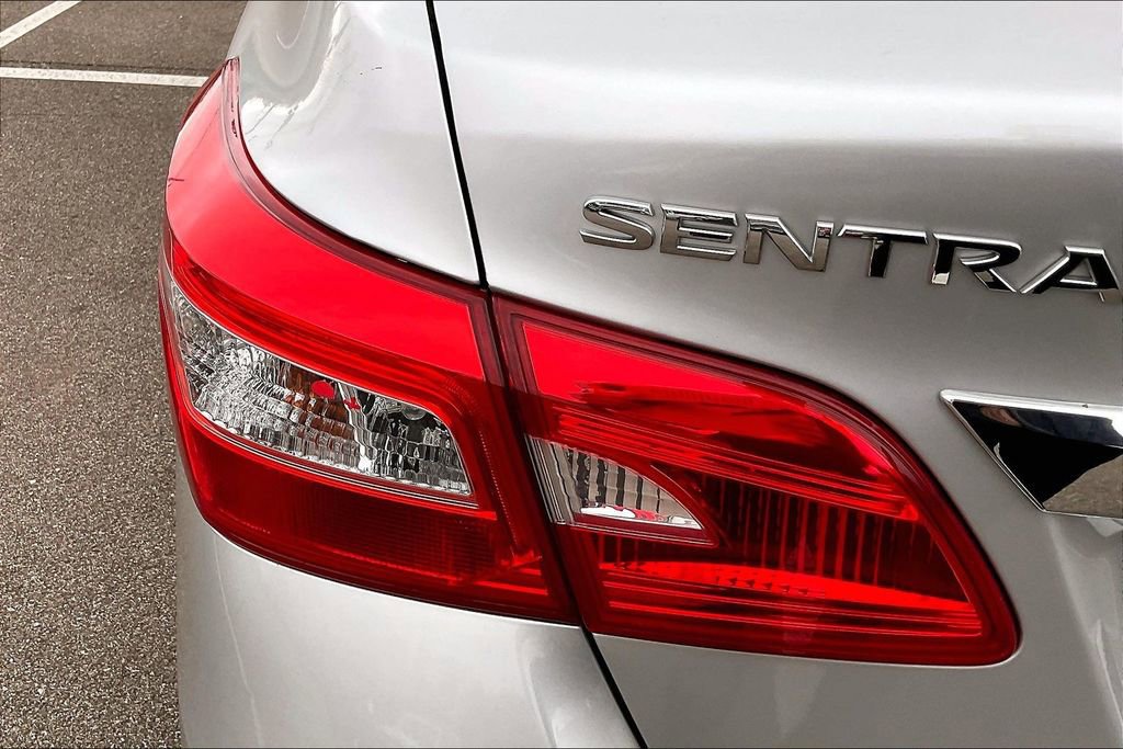 Used 2016 Nissan Sentra SV image 22