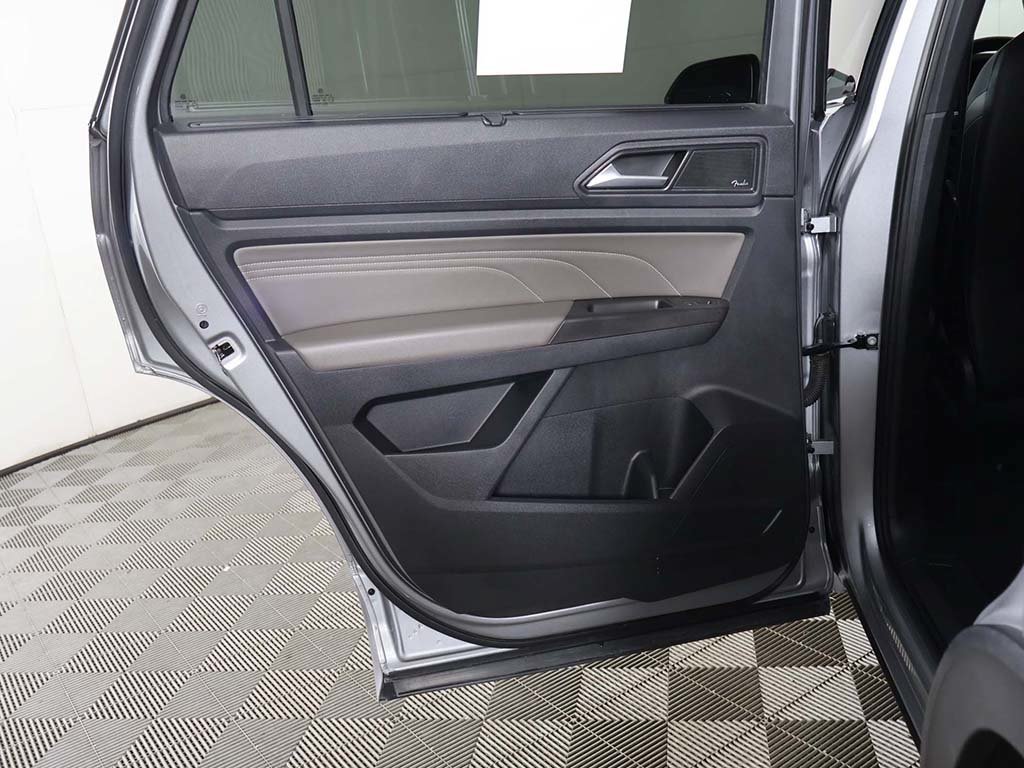 Used 2023 Volkswagen Atlas Cross Sport SEL Premium R-Line AWD/4WD image 28