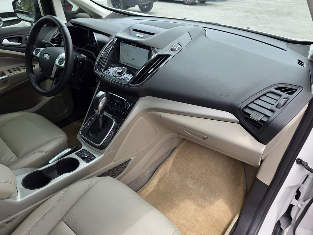 Used 2016 Ford C-MAX Energi SEL w/ Equipment Group 302A FWD image 11