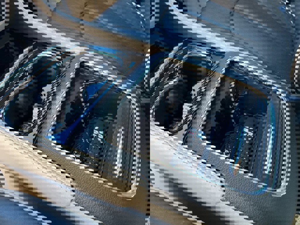 Used 2023 Chrysler Pacifica Limited w/ Uconnect Theater Family Group image 36