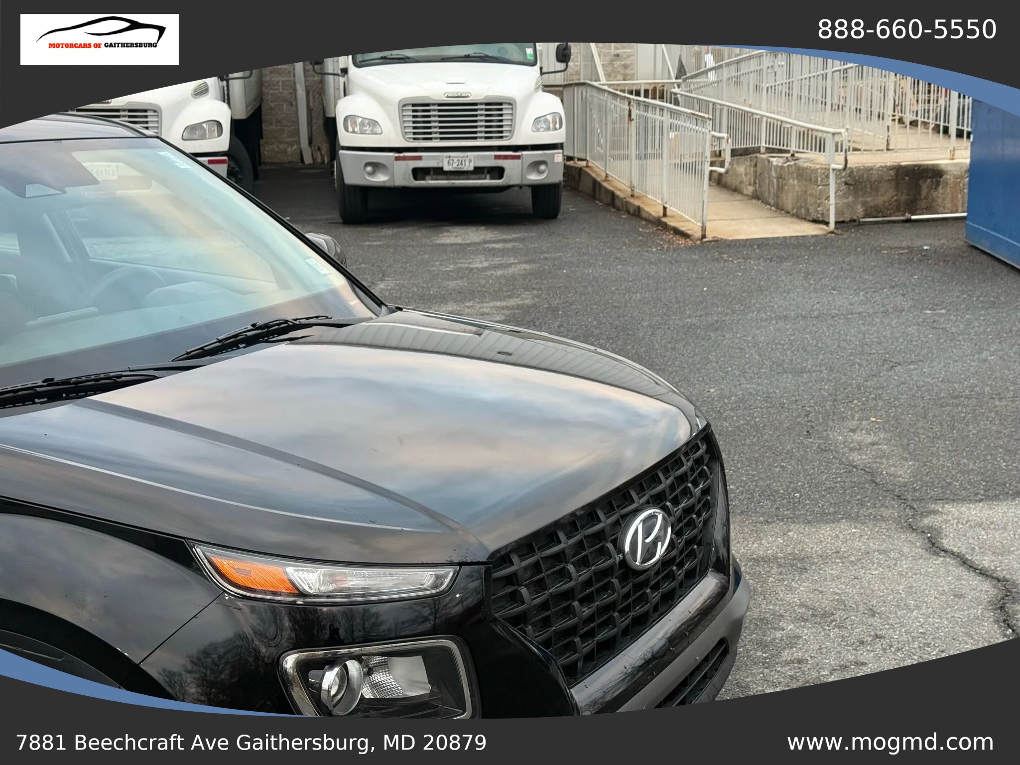 Used 2023 Hyundai Venue SE w/ Cargo Package image 3