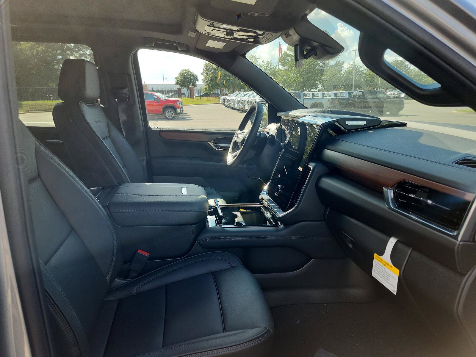 New 2026 GMC Yukon XL Denali AWD/4WD image 6